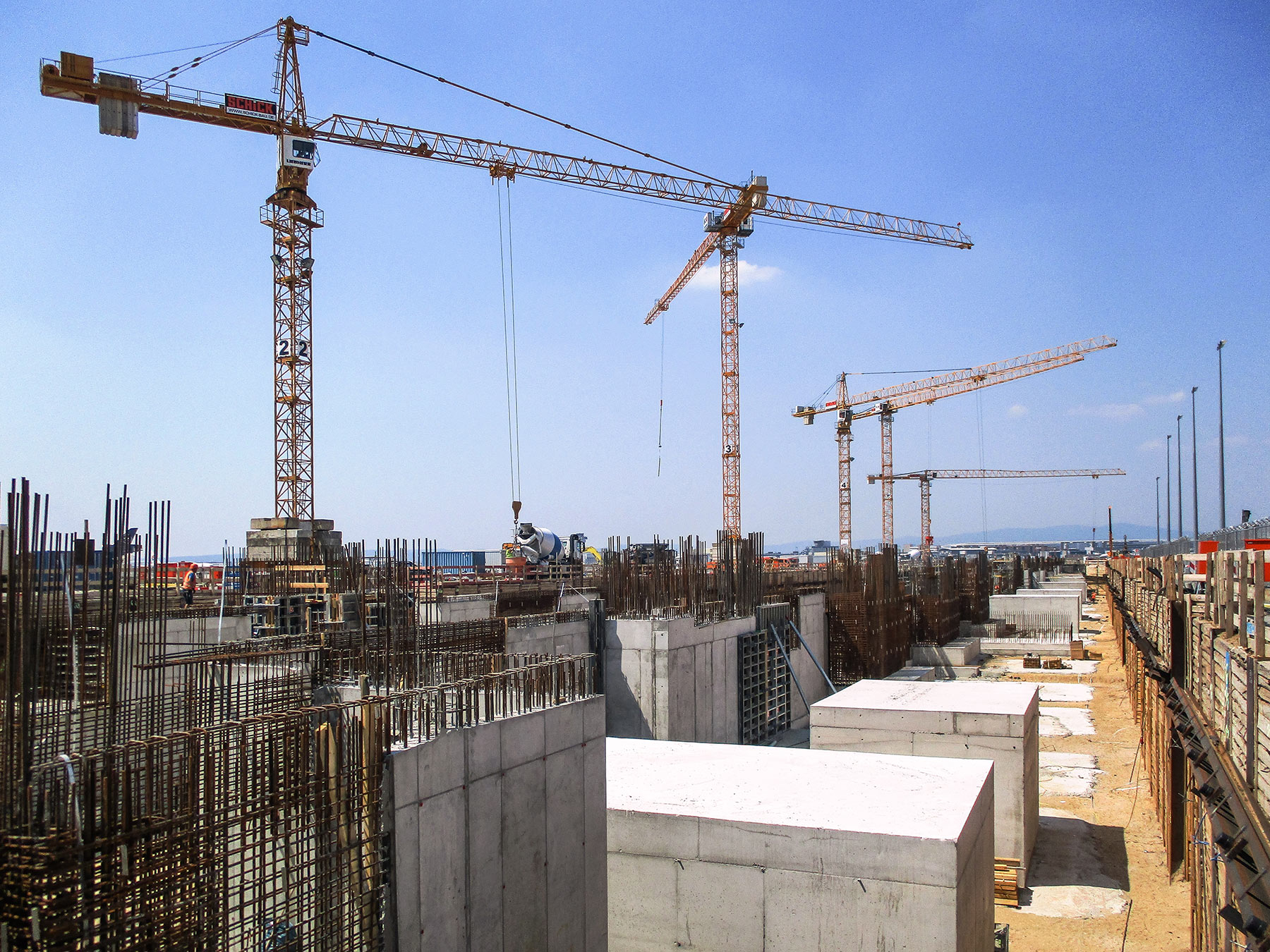 SCHiCK Pier H Terminal 3