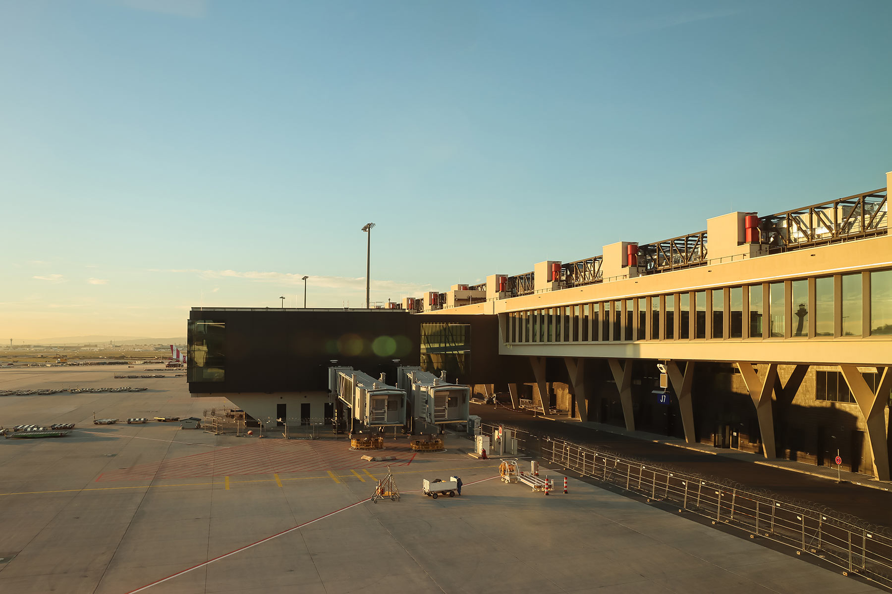 Pier J in der Abendsonne