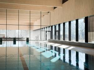 schick-hallenbad-noerdlingen-sichtbeton-innen-07_original