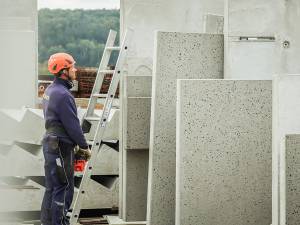 cbs-tuebingen-verladung-fertigteil-beton-03_original