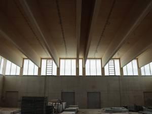 schulzentrum-hammelburg-rohbau-turnhalle-innen-01_original